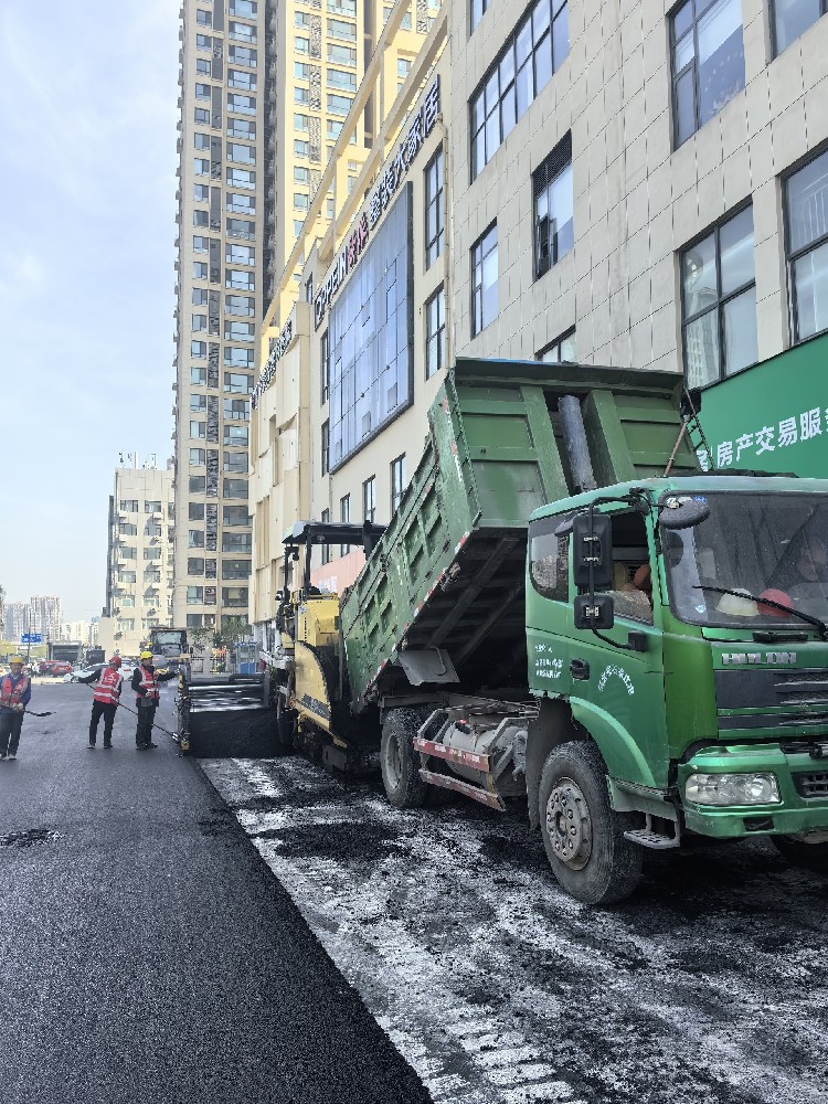 郑州沥青混凝土路面铺筑施工